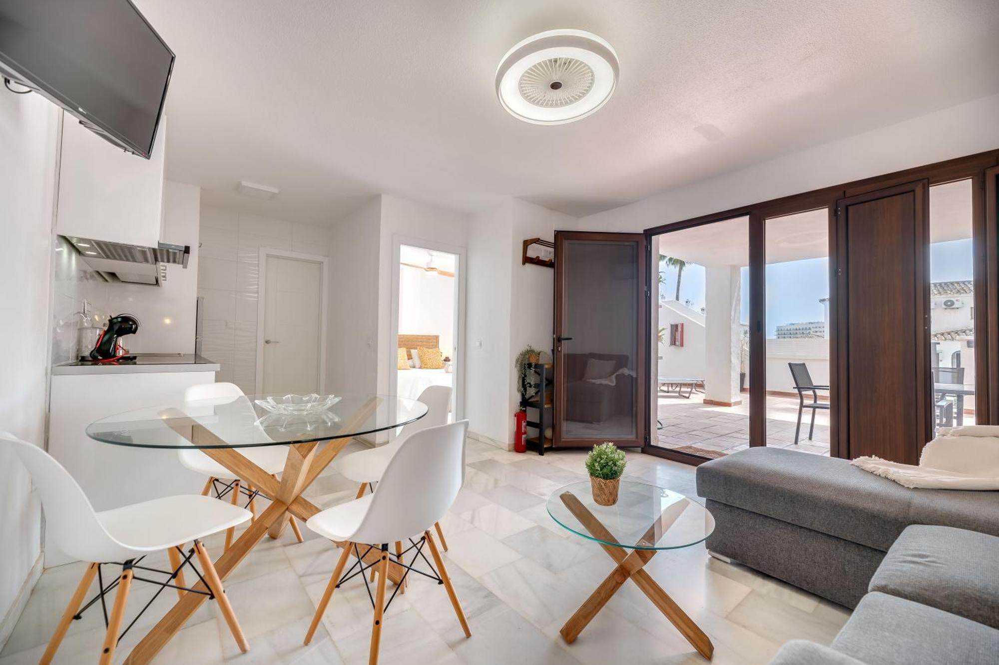 Apartamento Con Amplio Porche Y Bbq 베날마데나코스타 외부 사진