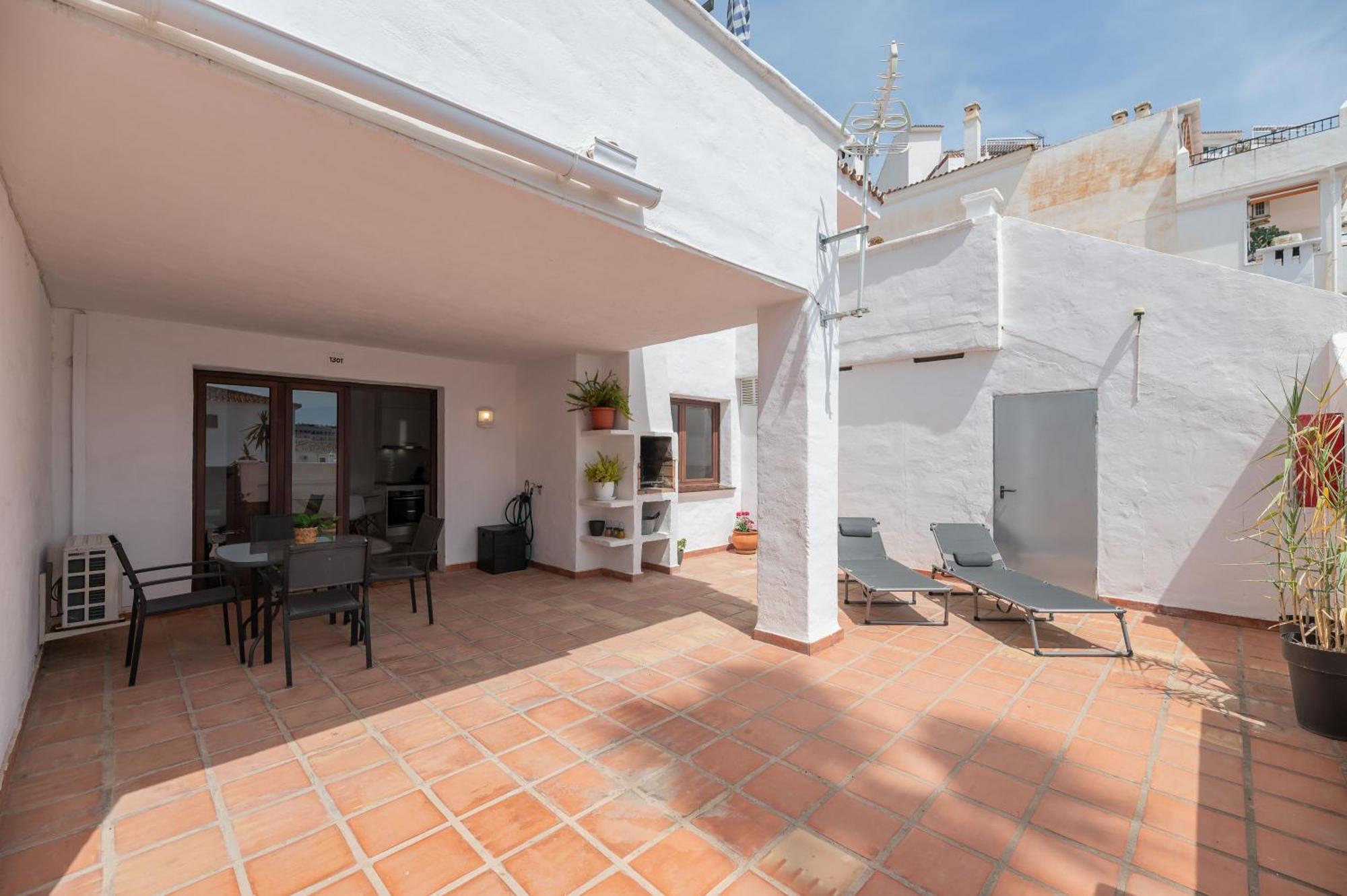 Apartamento Con Amplio Porche Y Bbq 베날마데나코스타 외부 사진