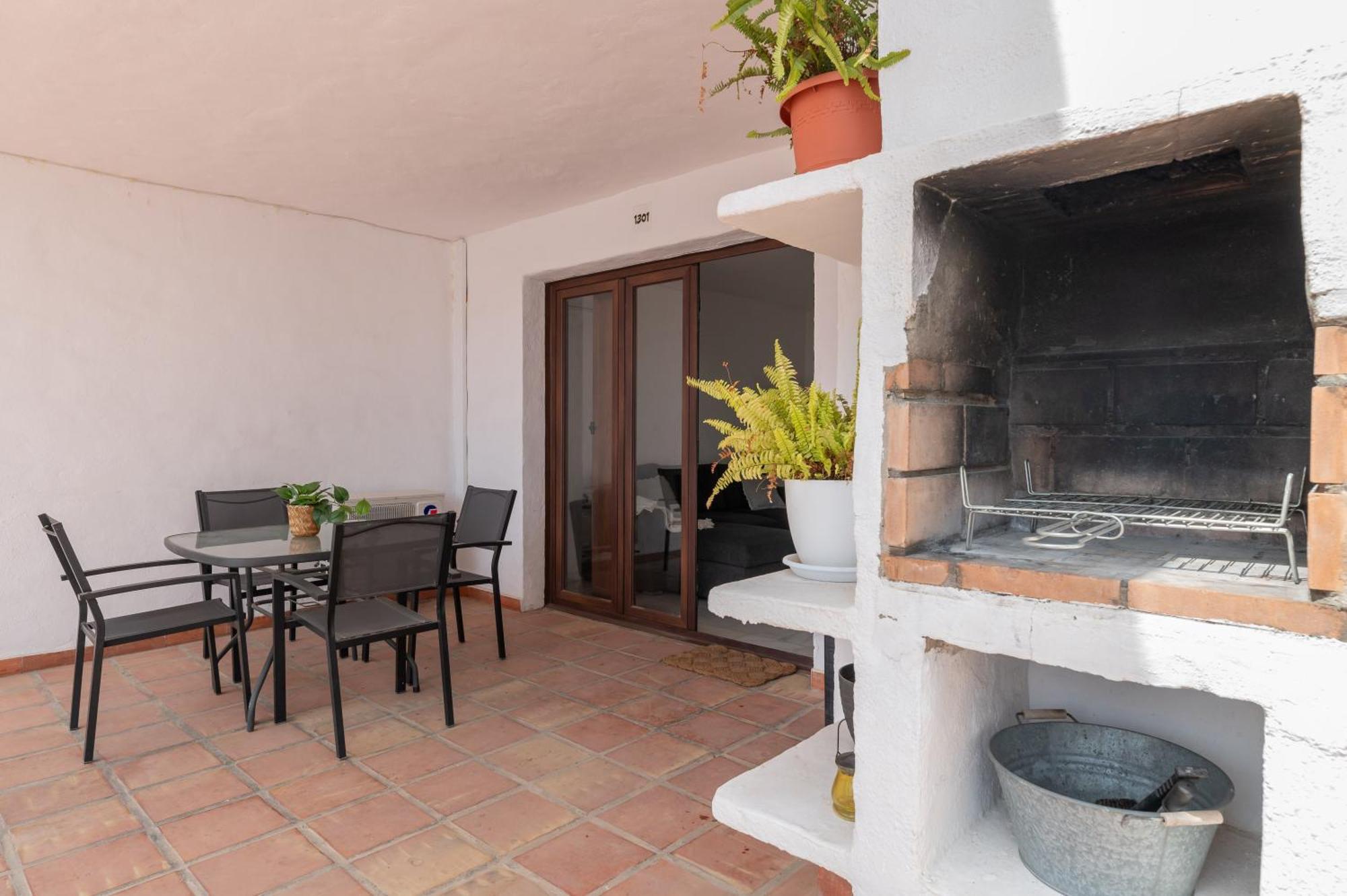 Apartamento Con Amplio Porche Y Bbq 베날마데나코스타 외부 사진